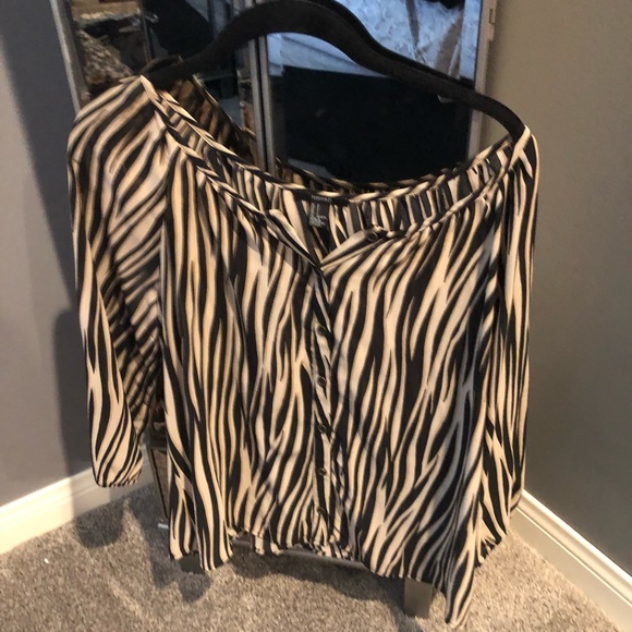 Forever 21 animal top - Picture 1 of 2